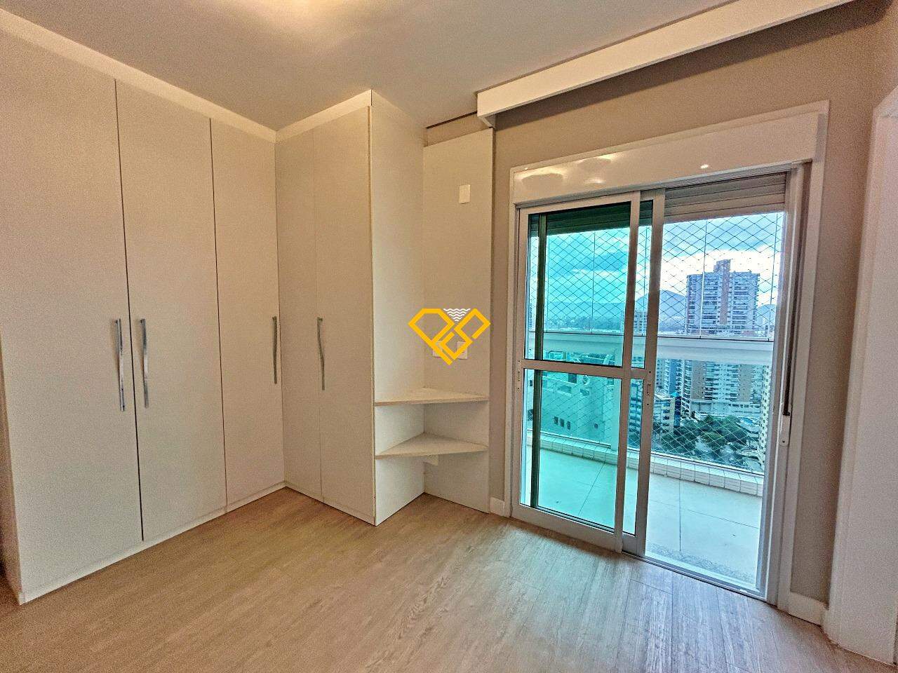 Apartamento à venda no Ponta da Praia: Suíte 1 - master