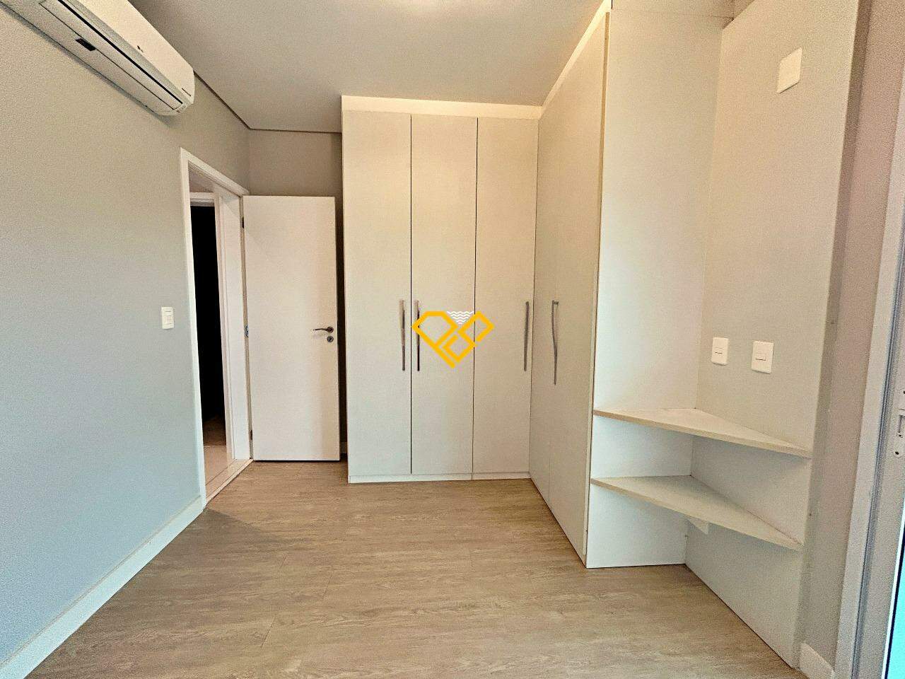 Apartamento à venda no Ponta da Praia: Suíte 1 - master