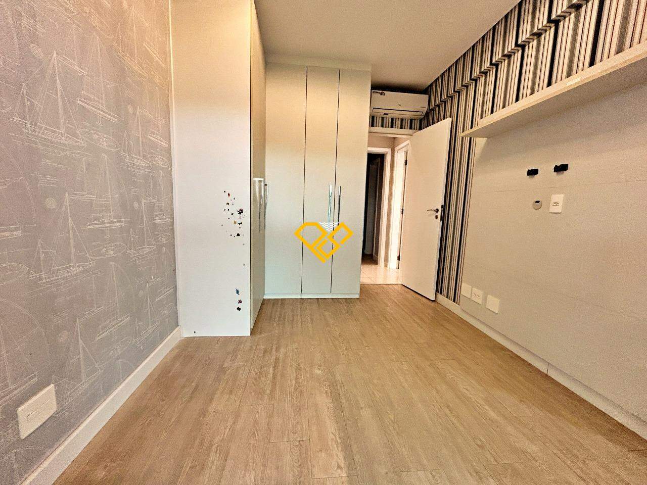 Apartamento à venda no Ponta da Praia: Suíte 2