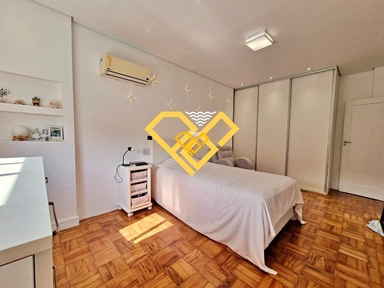 Apartamento à venda no Gonzaga: Dormitório 1 - suíte