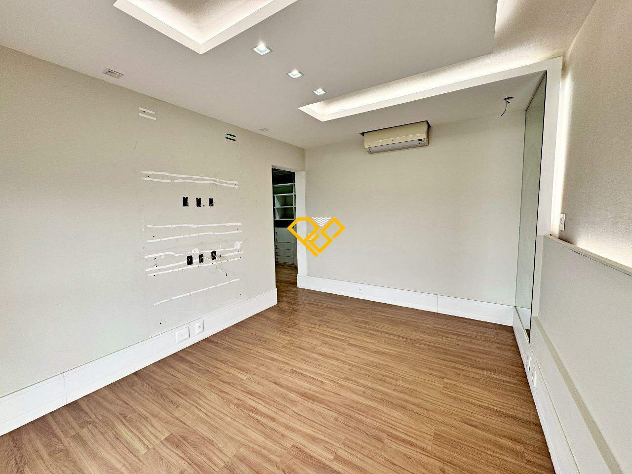 Apartamento à venda no Ponta da Praia: Suíte 1 - master