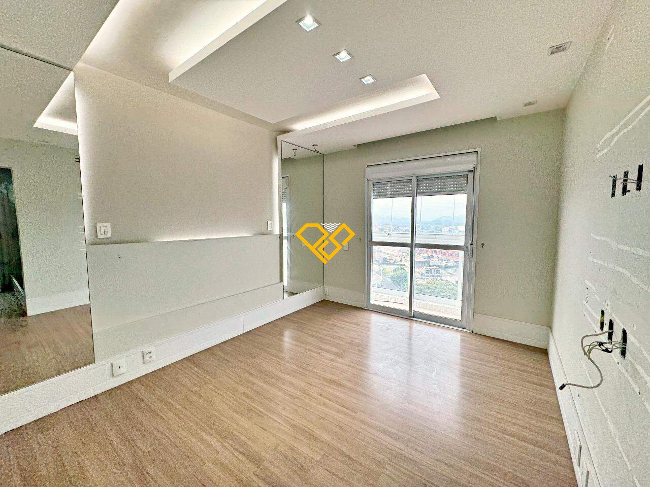 Apartamento à venda no Ponta da Praia: Suíte 1 - master