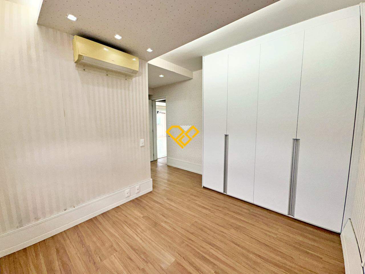 Apartamento à venda no Ponta da Praia: Suíte 3