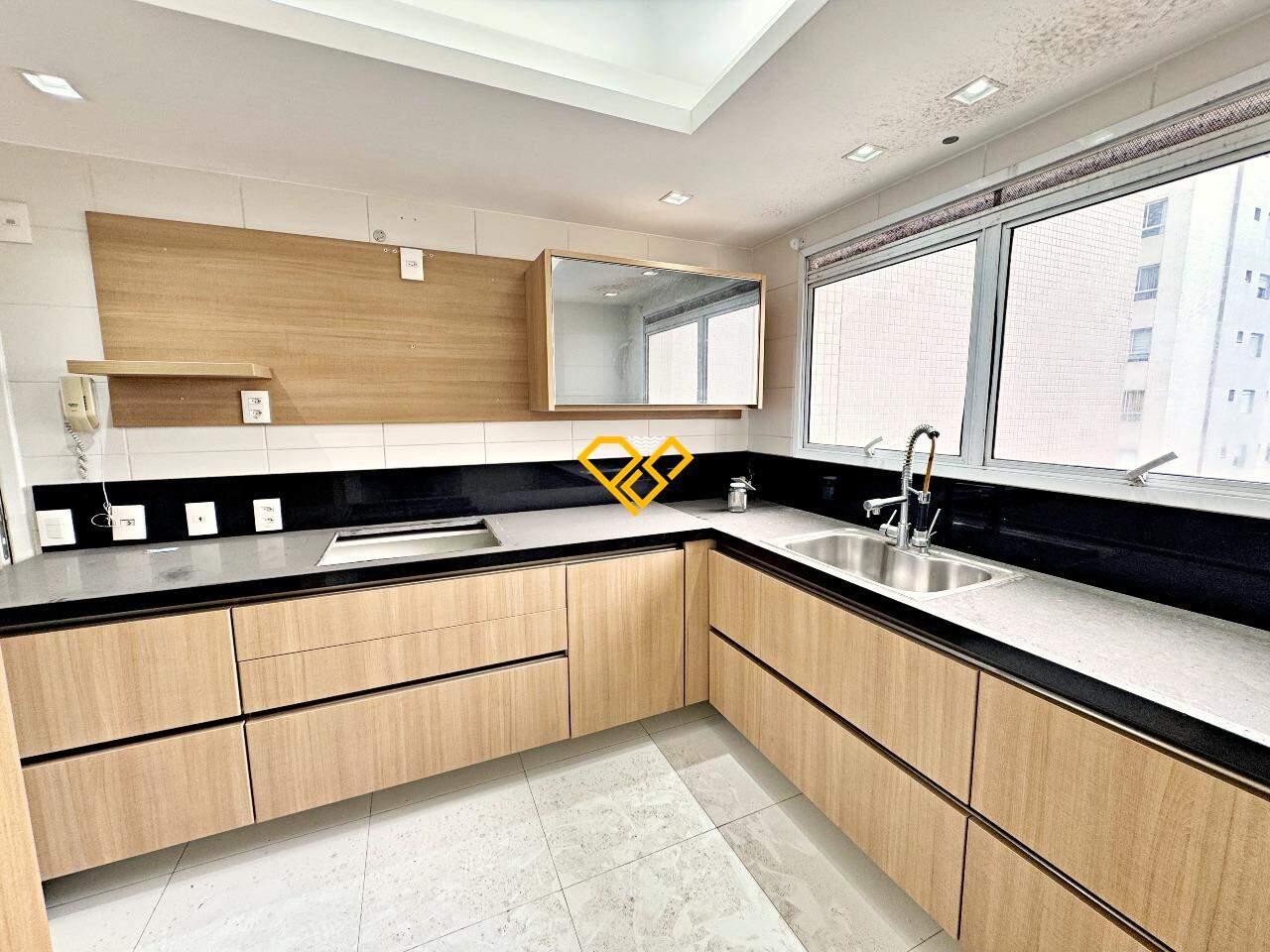 Apartamento à venda no Ponta da Praia: Cozinha