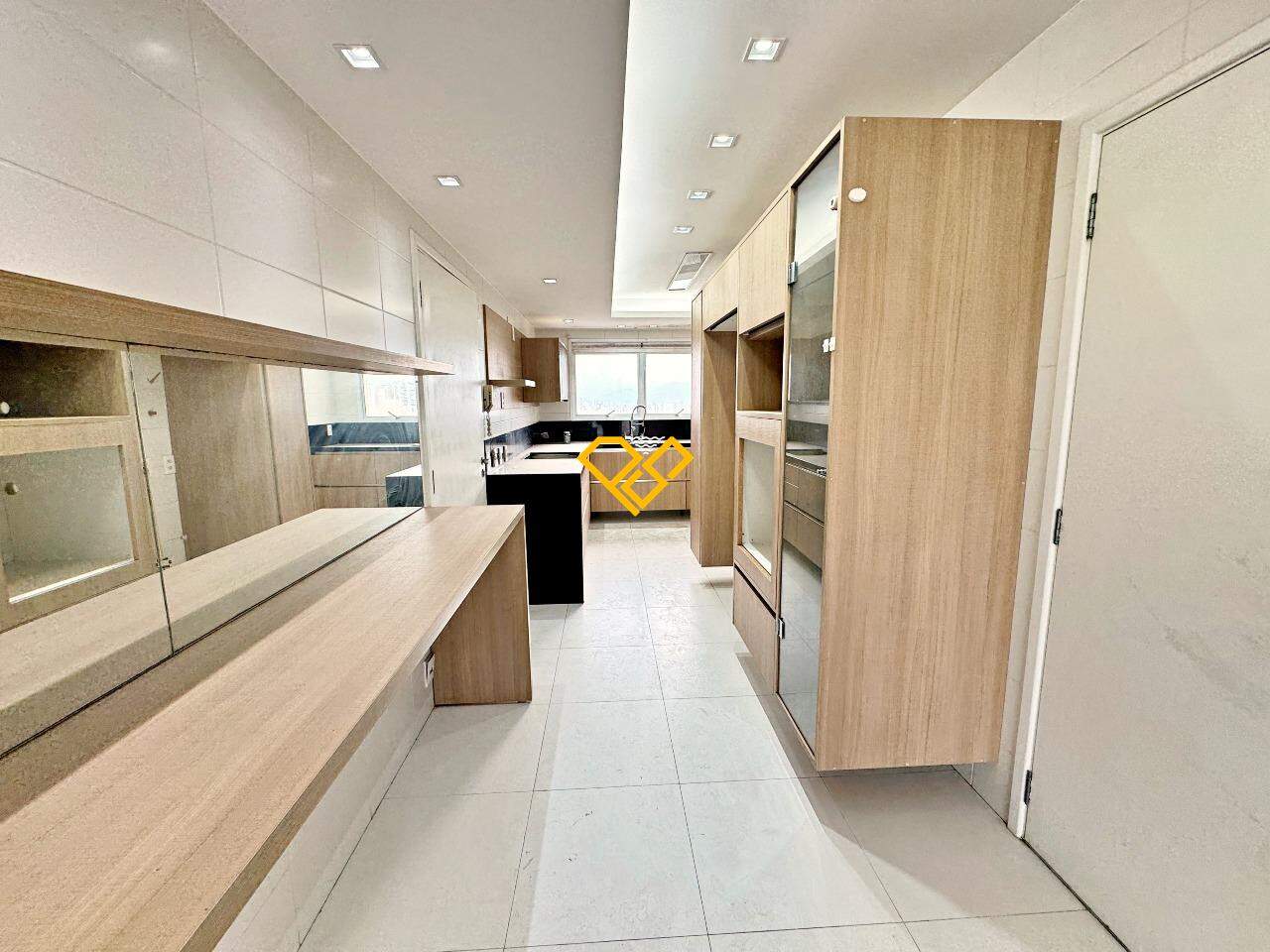 Apartamento à venda no Ponta da Praia: Cozinha