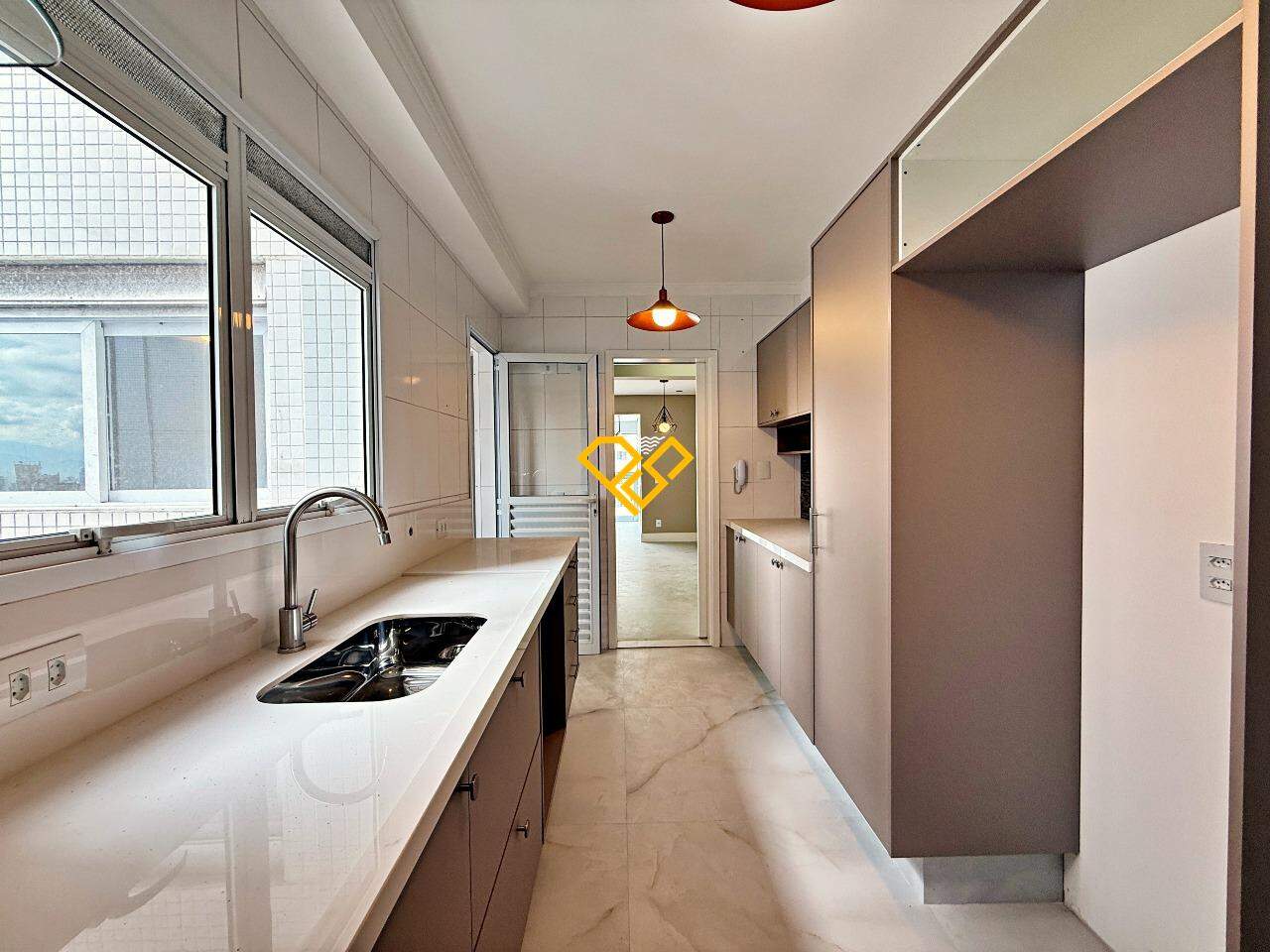 Apartamento à venda no Ponta da Praia: Cozinha