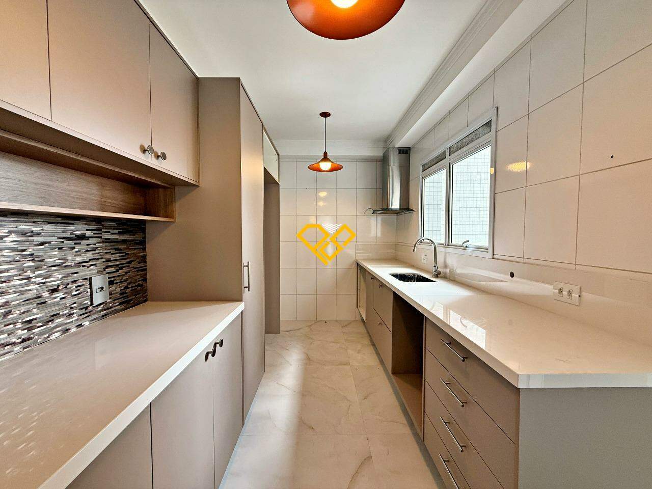 Apartamento à venda no Ponta da Praia: Cozinha