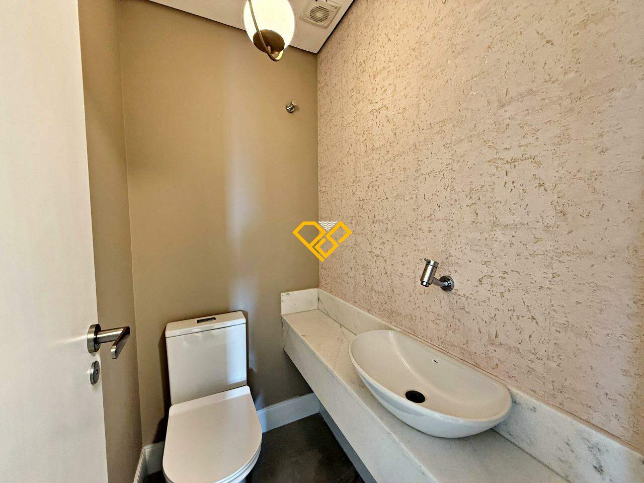 Apartamento à venda no Ponta da Praia: Lavabo