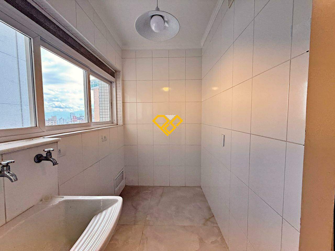 Apartamento à venda no Ponta da Praia: Área de serviço