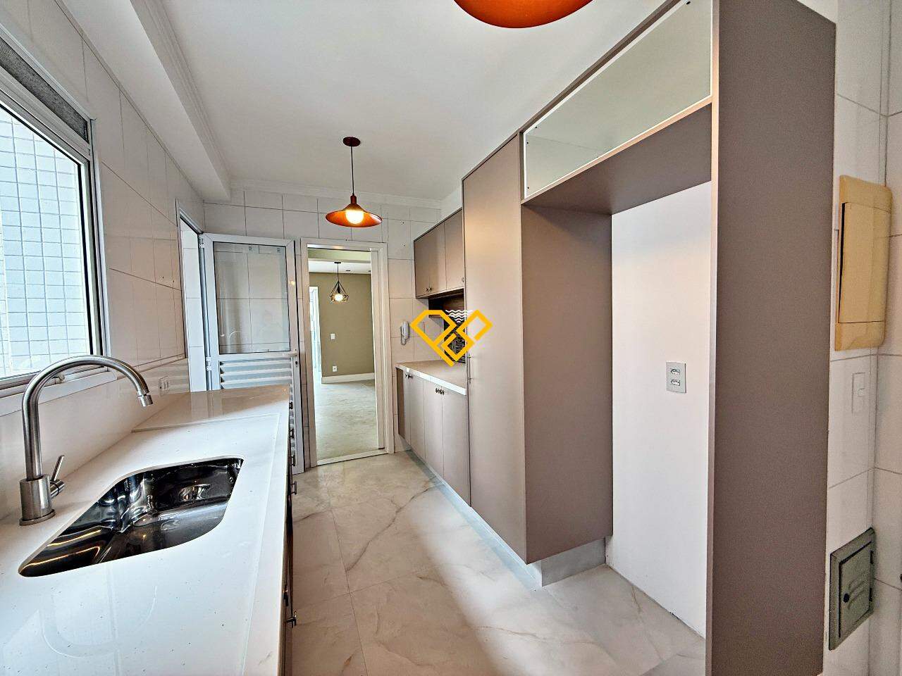 Apartamento à venda no Ponta da Praia: Cozinha