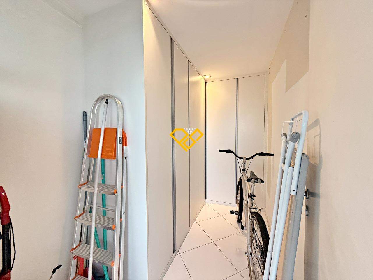 Apartamento à venda no Gonzaga: Dependência