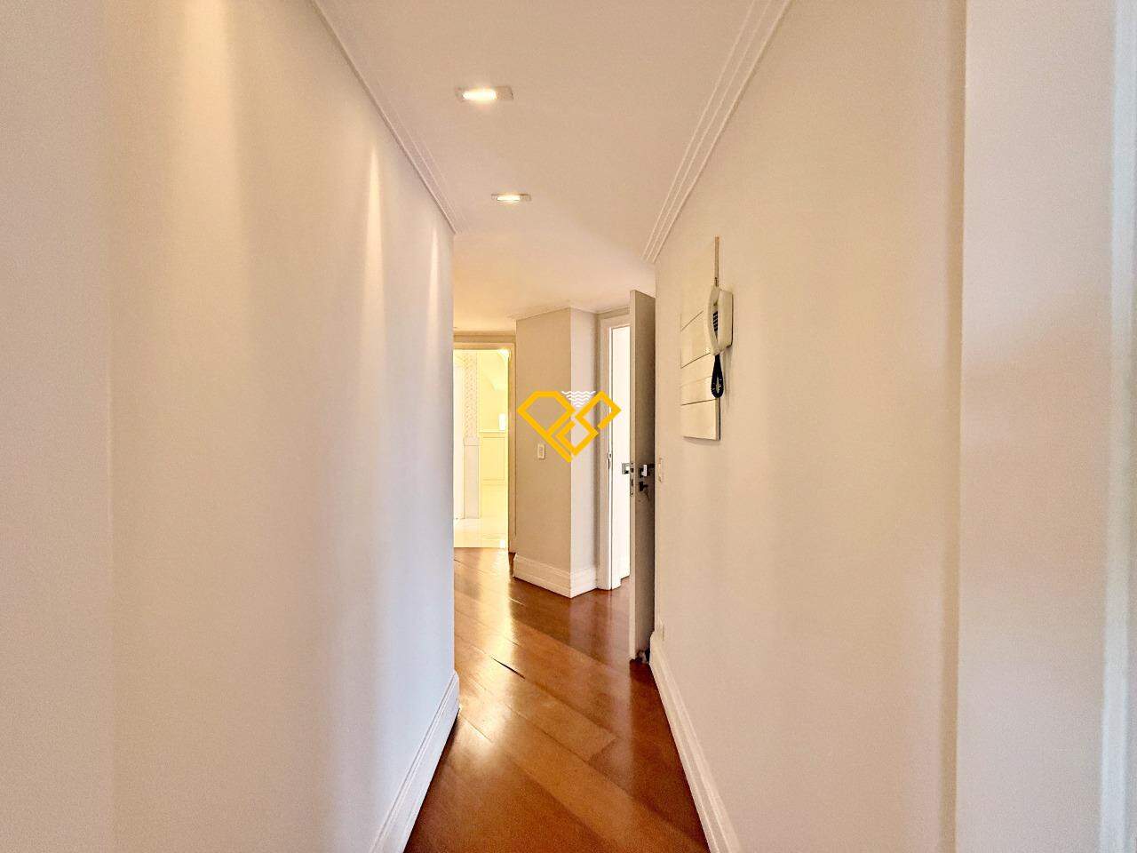 Apartamento à venda no Gonzaga: Hall íntimo