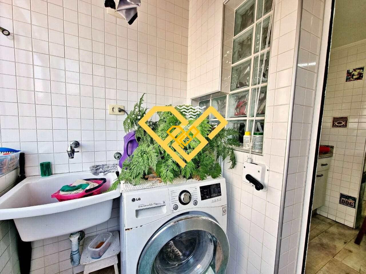 Apartamento à venda no Ponta da Praia: Área de serviço