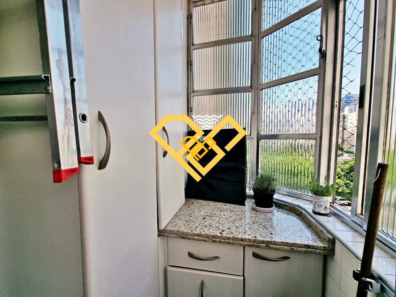 Apartamento à venda no Ponta da Praia: Área de serviço