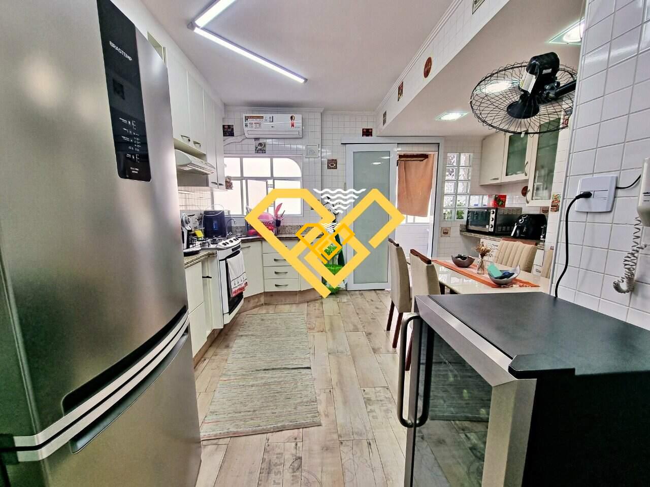 Apartamento à venda no Ponta da Praia: Cozinha