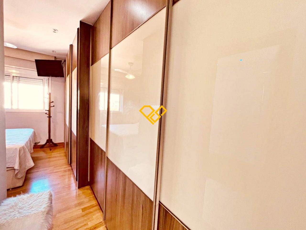 Apartamento à venda no Embaré: Suíte 1