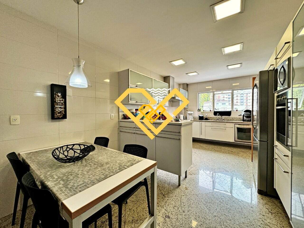 Apartamento à venda no Aparecida: Cozinha