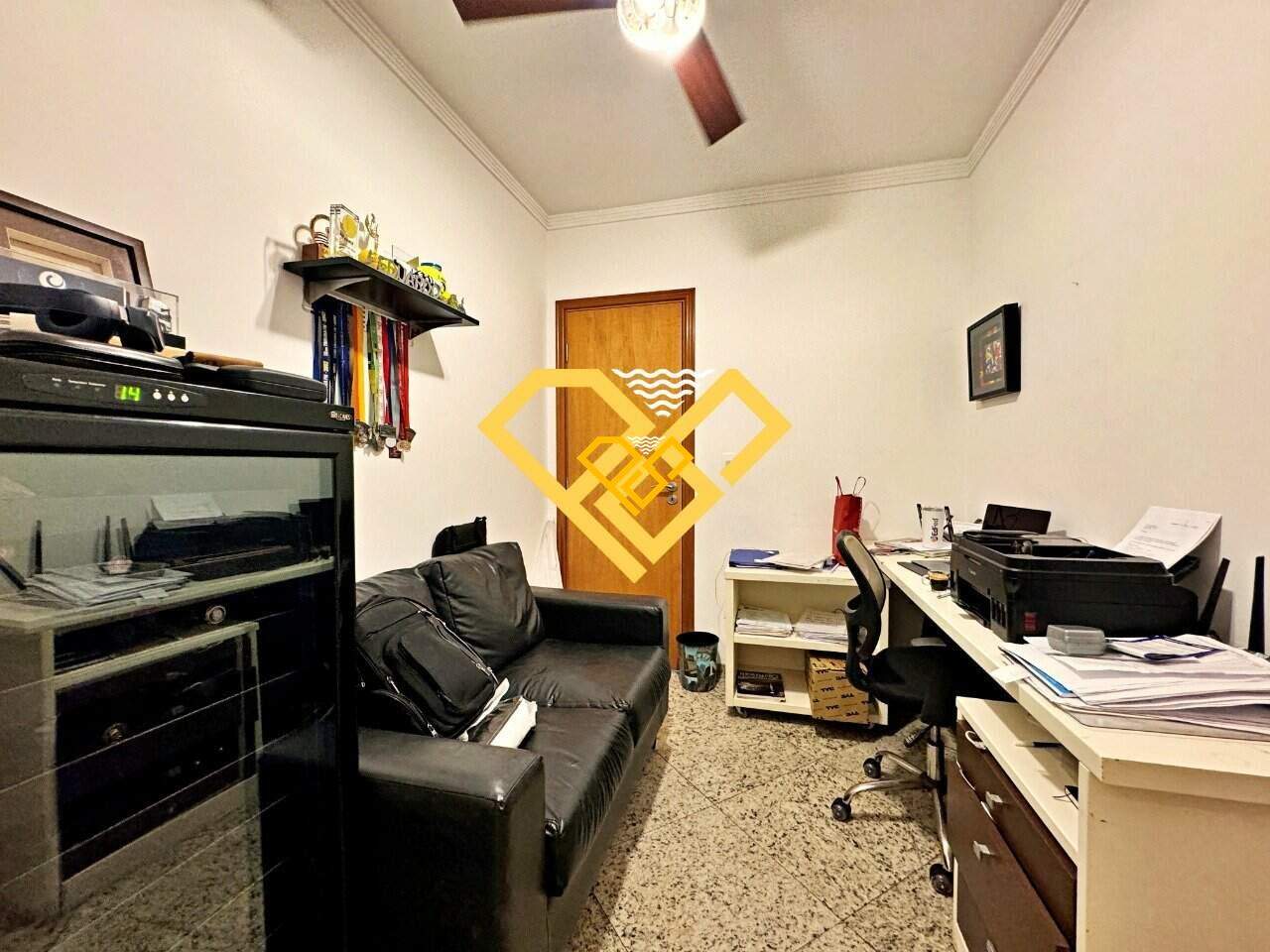 Apartamento à venda no Aparecida: Dependência