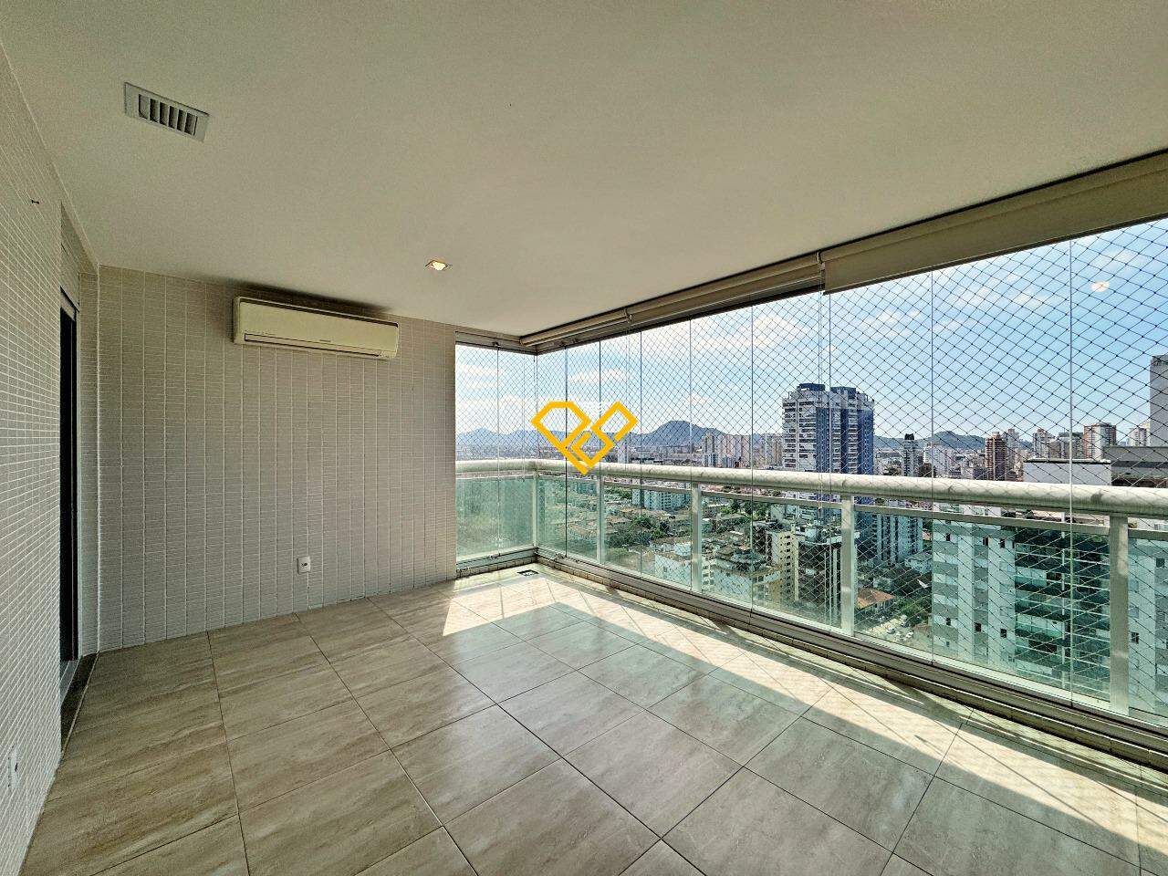 Apartamento à venda no Aparecida: Varanda com churrasqueira
