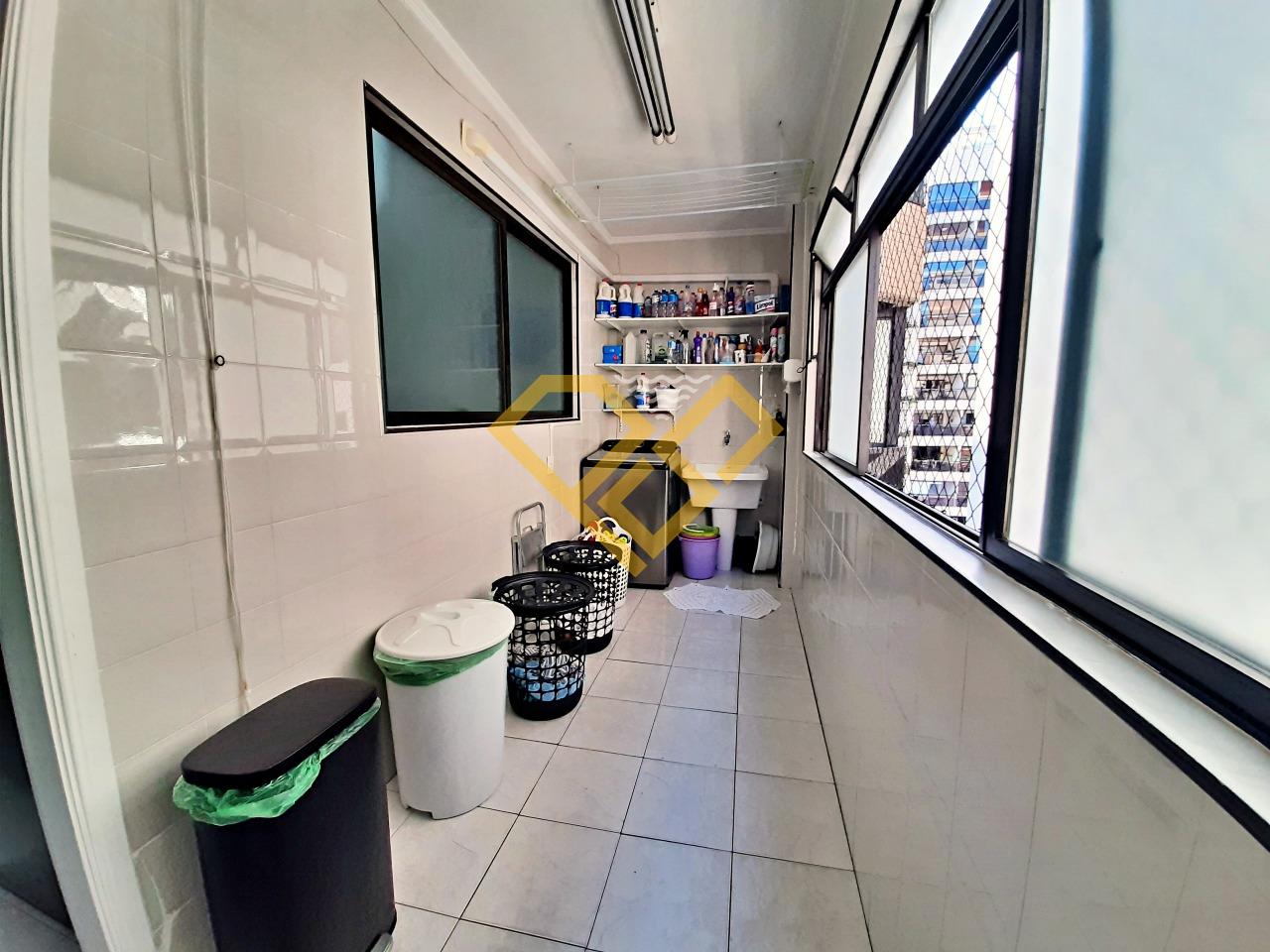 Apartamento à venda no Ponta da Praia: Área serviço