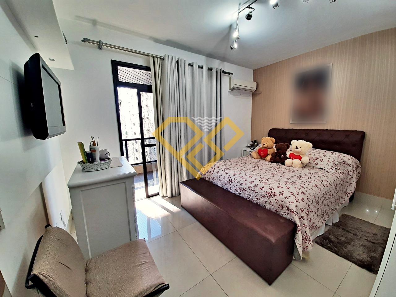 Apartamento à venda no Ponta da Praia: Suíte