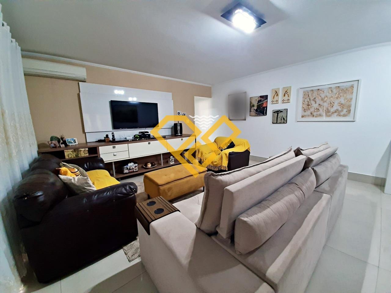 Apartamento à venda no Ponta da Praia: Sala