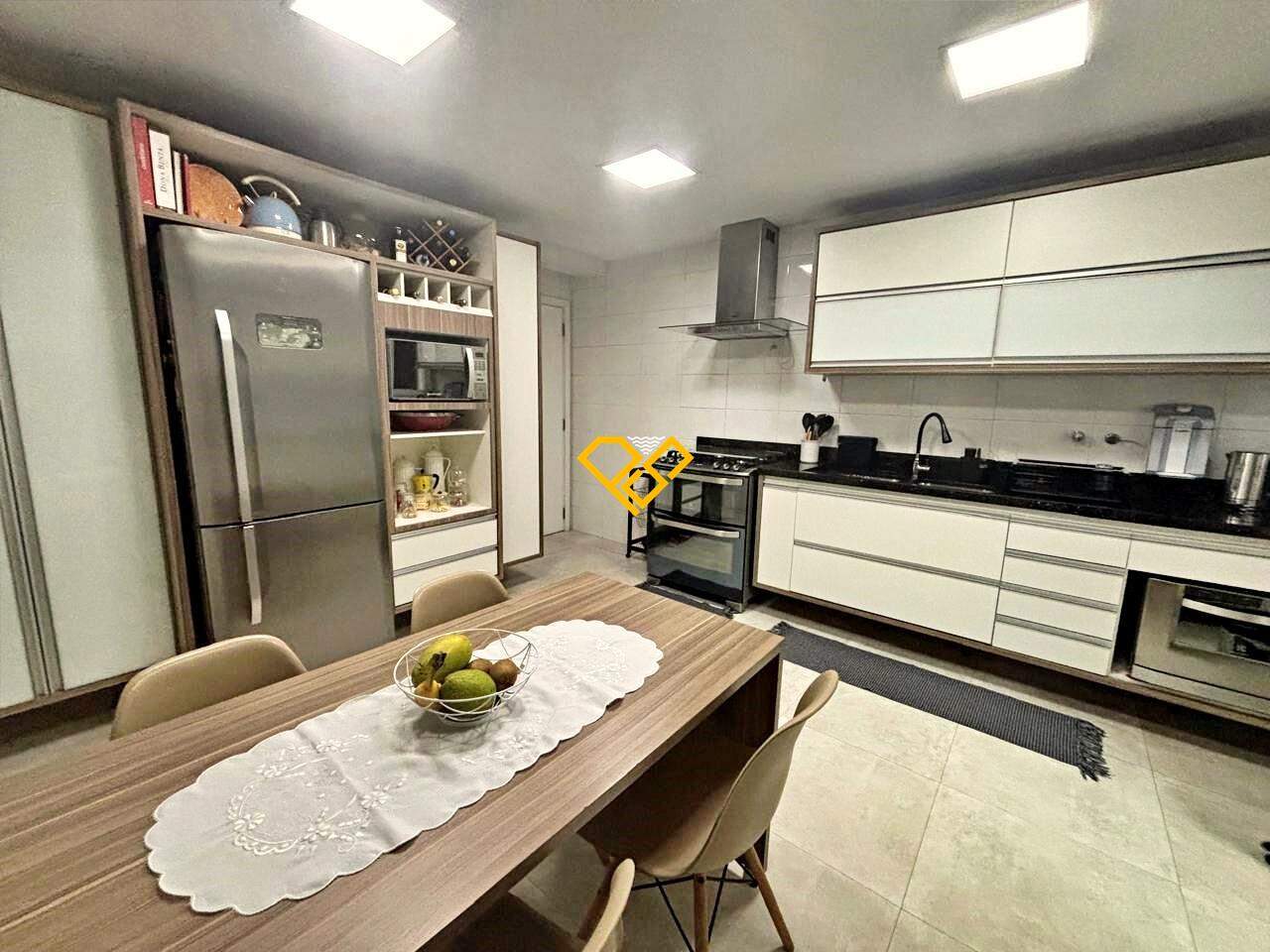 Apartamento à venda no Embaré: Cozinha