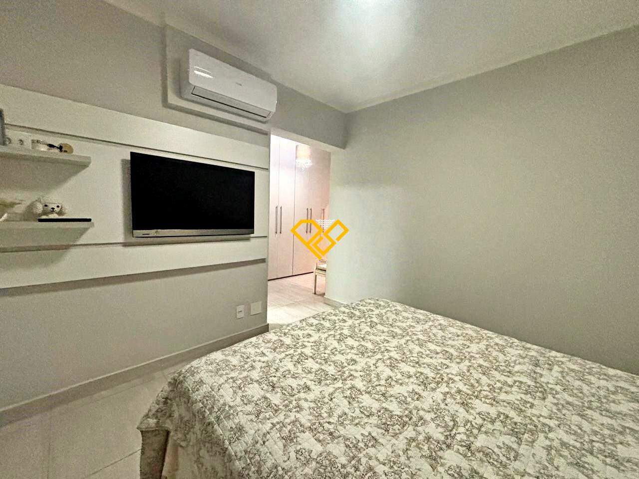 Apartamento à venda no Embaré: Suíte 1