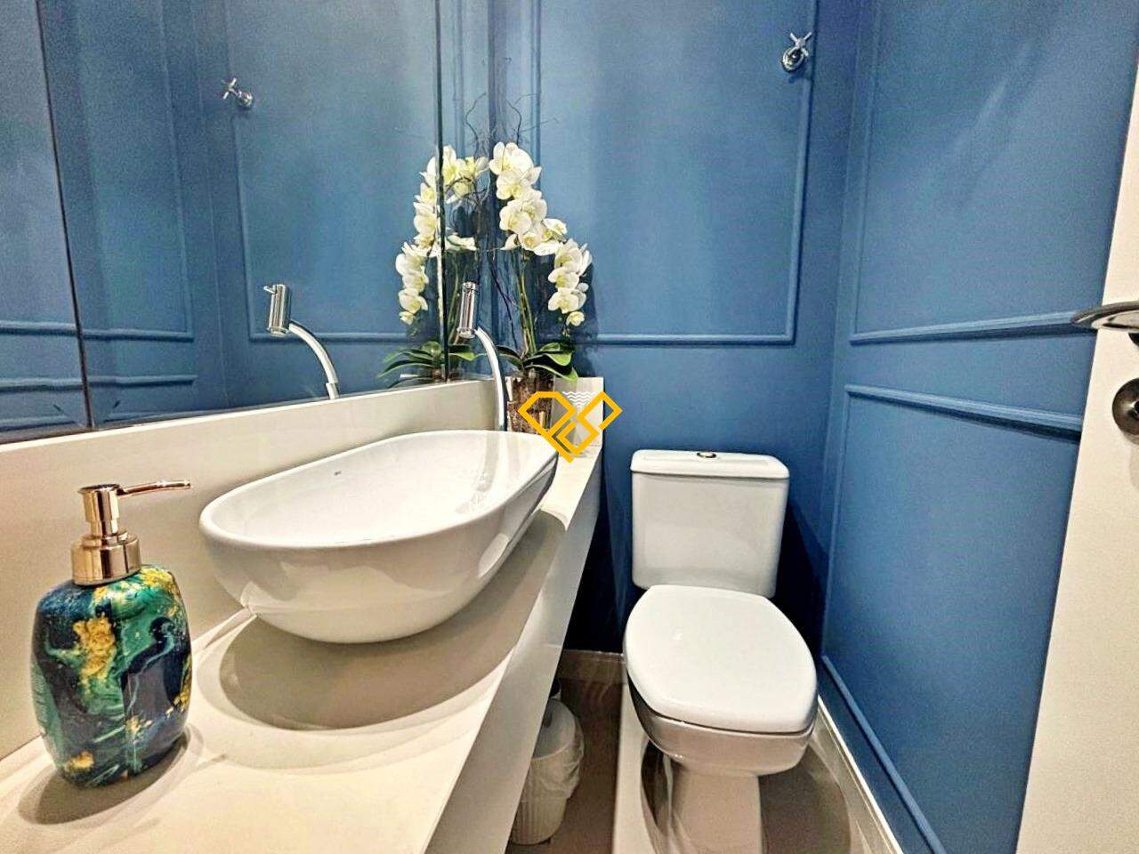Apartamento à venda no Embaré: Lavabo