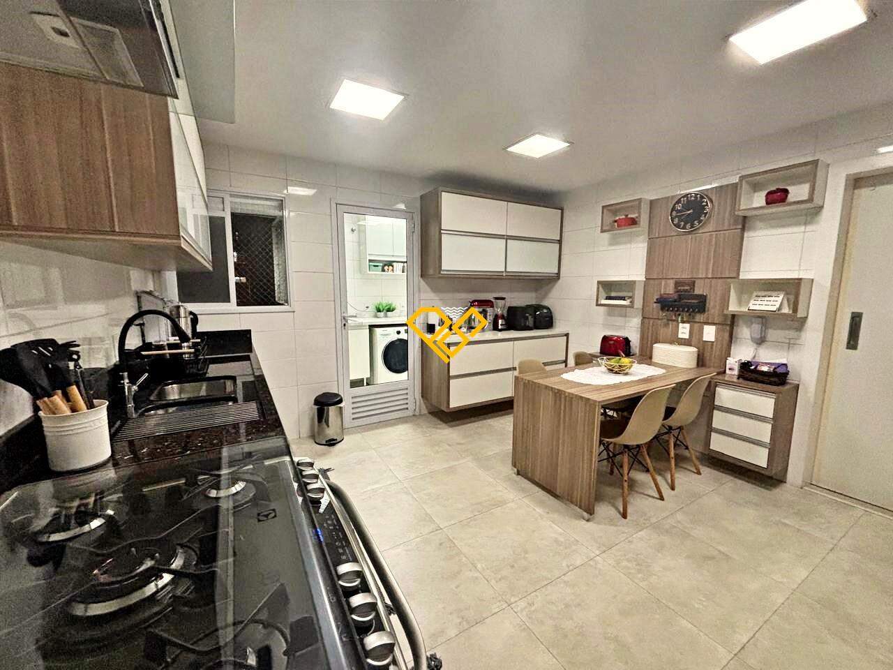 Apartamento à venda no Embaré: Cozinha