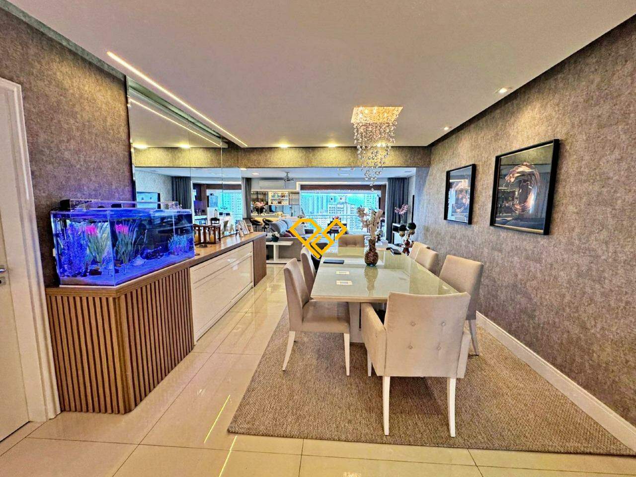 Apartamento à venda no Ponta da Praia: Sala