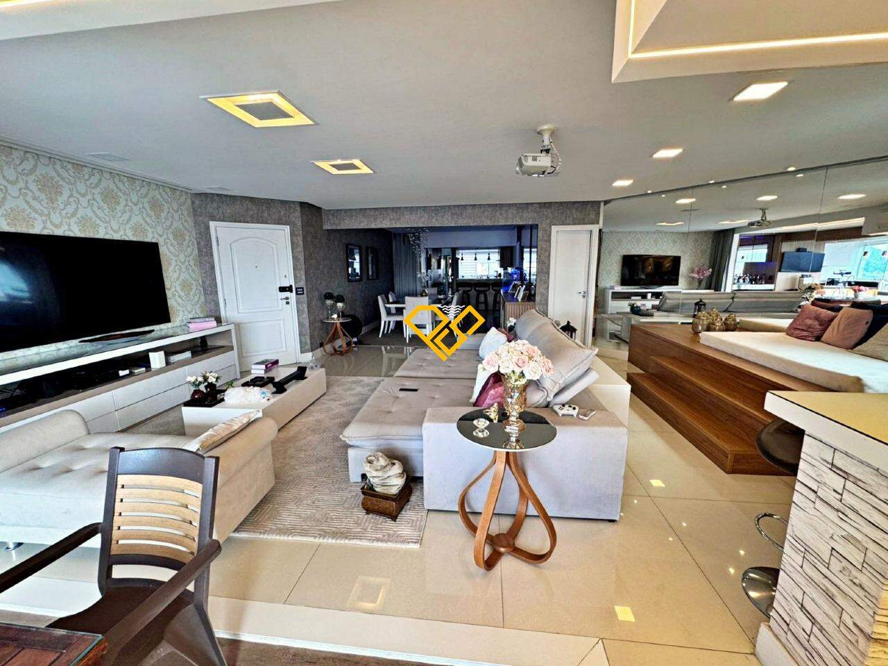 Apartamento à venda no Ponta da Praia: Sala