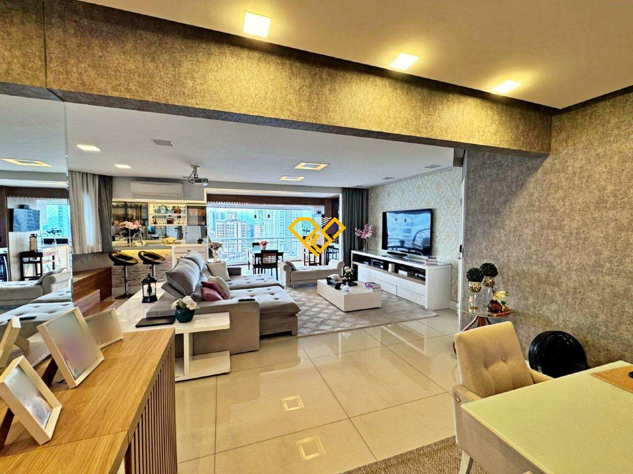 Apartamento à venda no Ponta da Praia: Sala