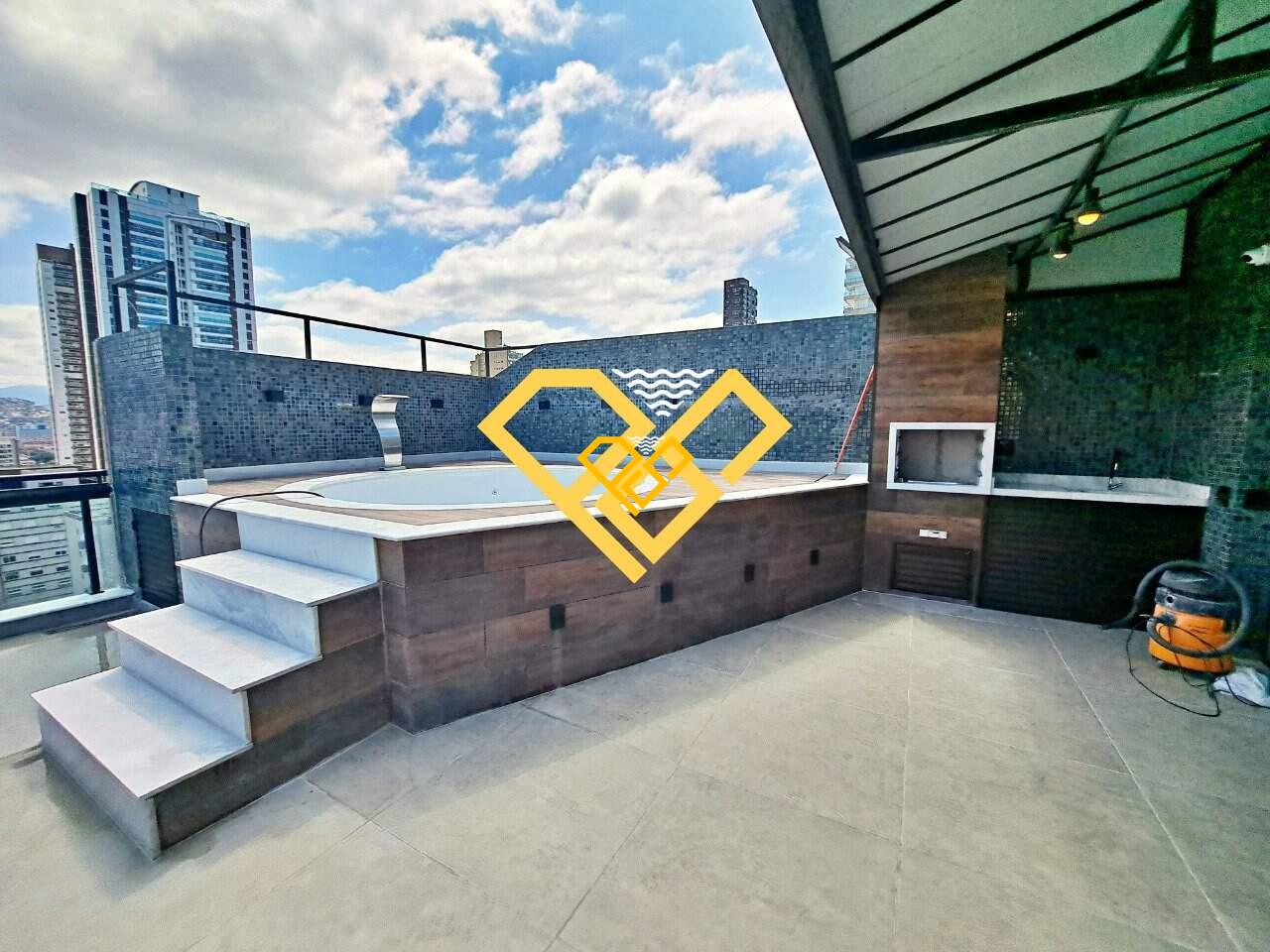 Cobertura à venda no Pompéia: Área gourmet com churrasqueira e piscina