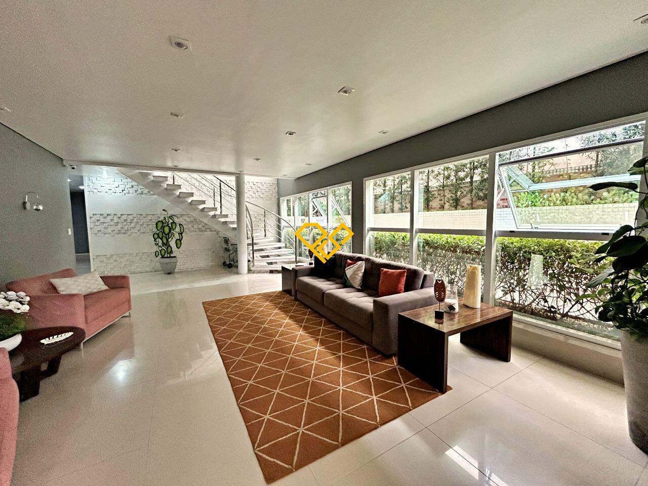 Garden à venda no Ponta da Praia: Hall social do condominio