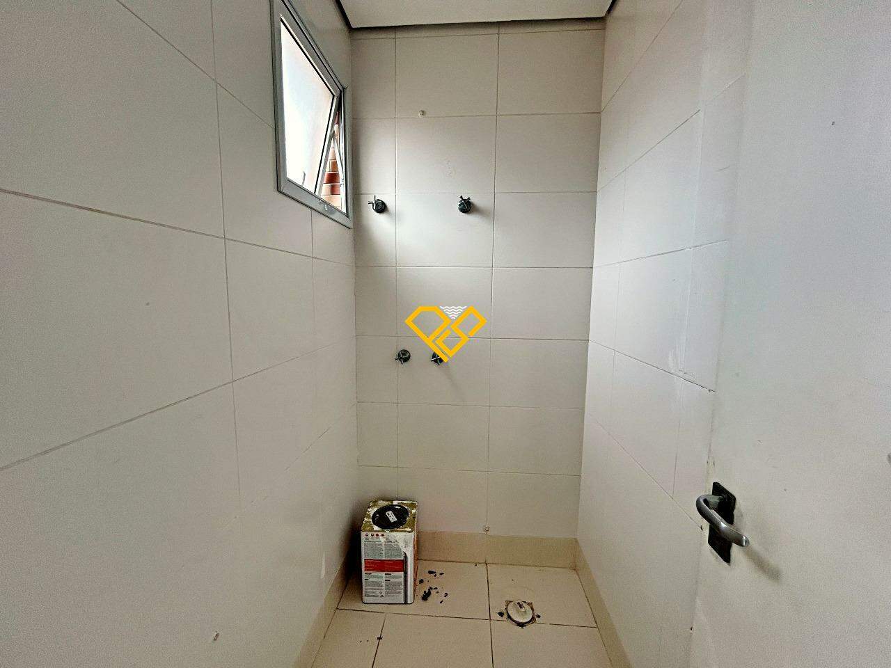 Garden à venda no Ponta da Praia: Wc de serviço