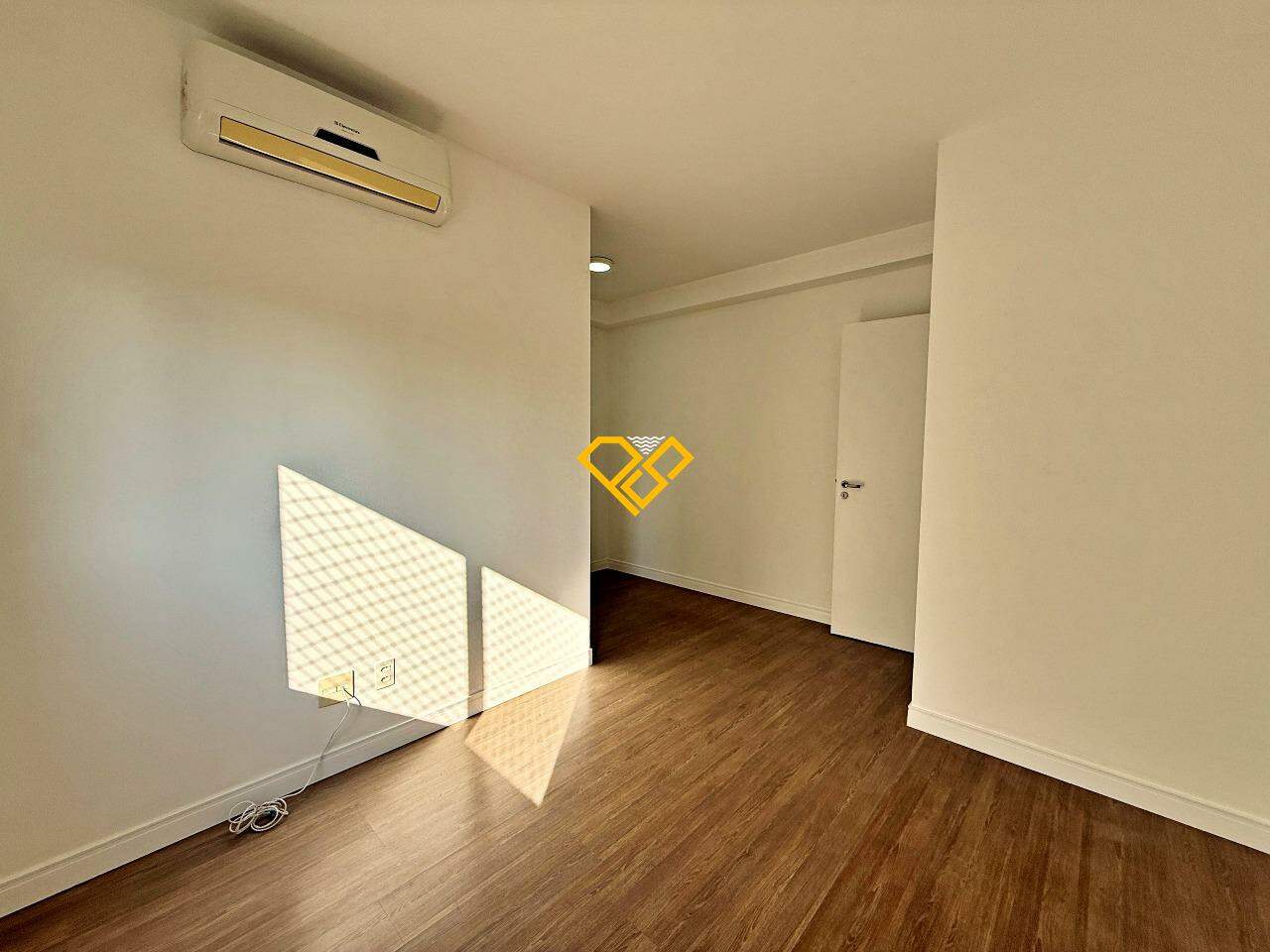 Apartamento à venda no Ponta da Praia: Dormitório 1 - suíte