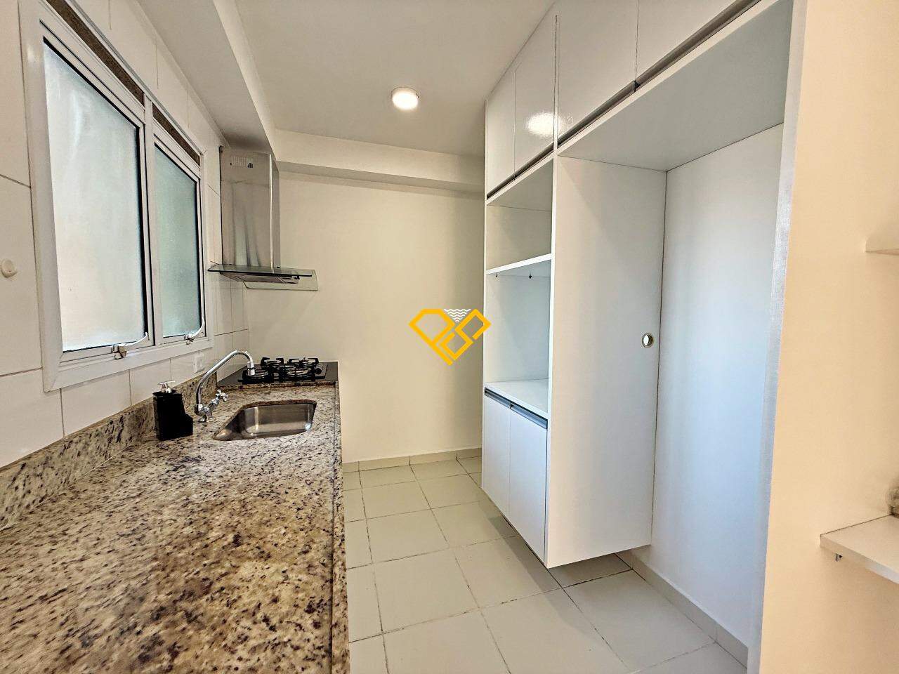 Apartamento à venda no Ponta da Praia: Área de serviço