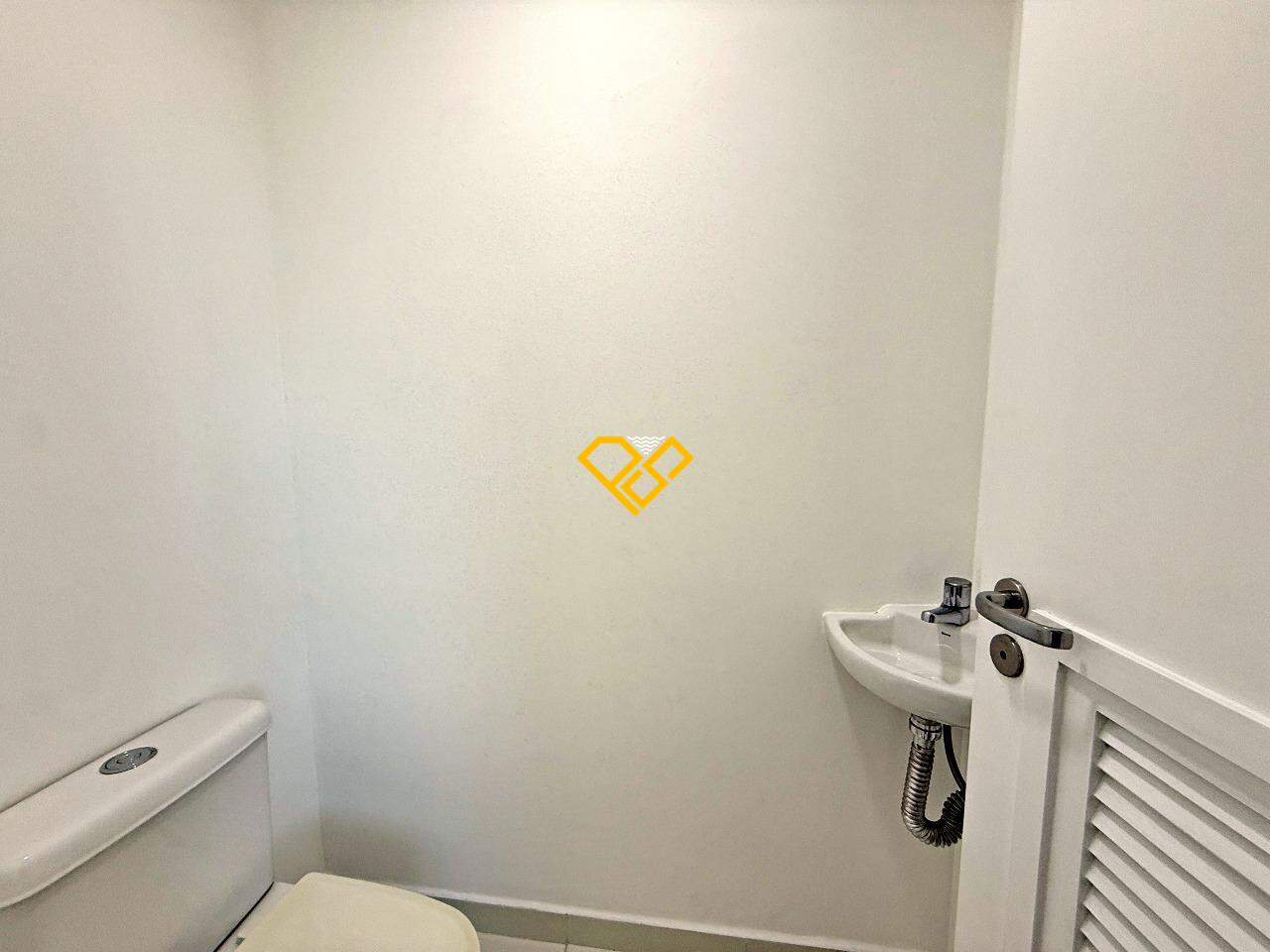 Apartamento à venda no Ponta da Praia: Wc de serviço