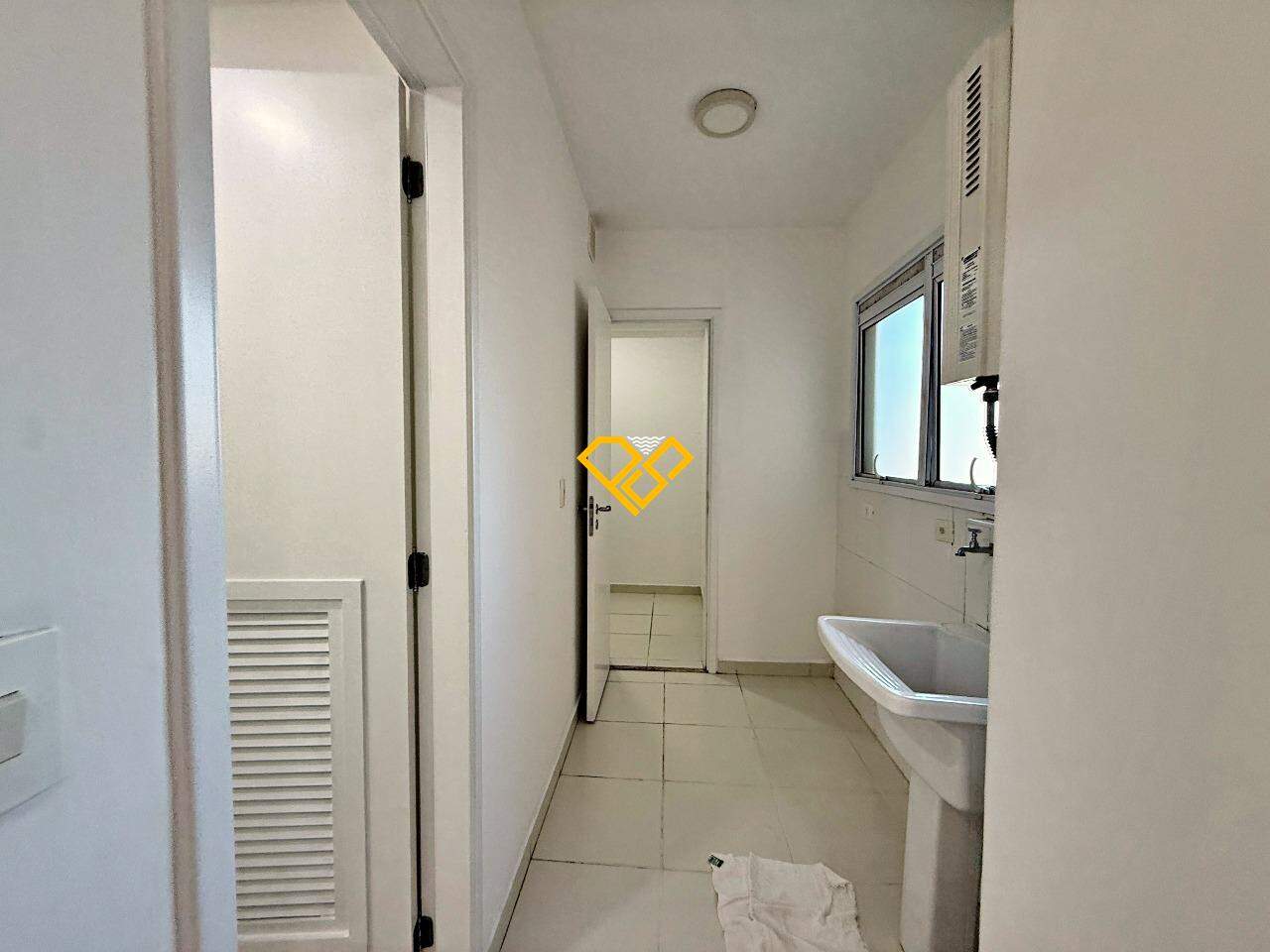 Apartamento à venda no Ponta da Praia: Área de serviço