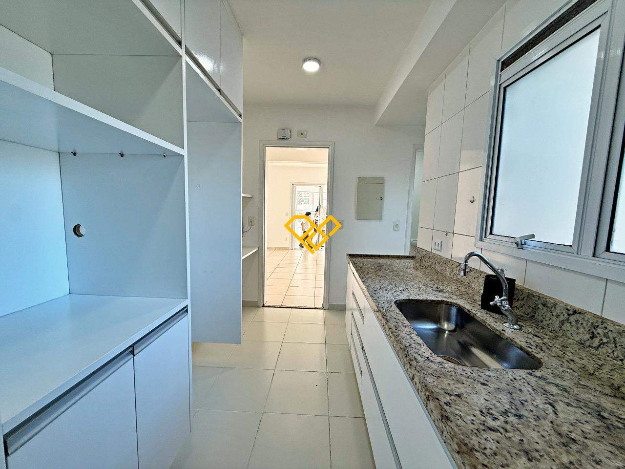 Apartamento à venda no Ponta da Praia: Área de serviço