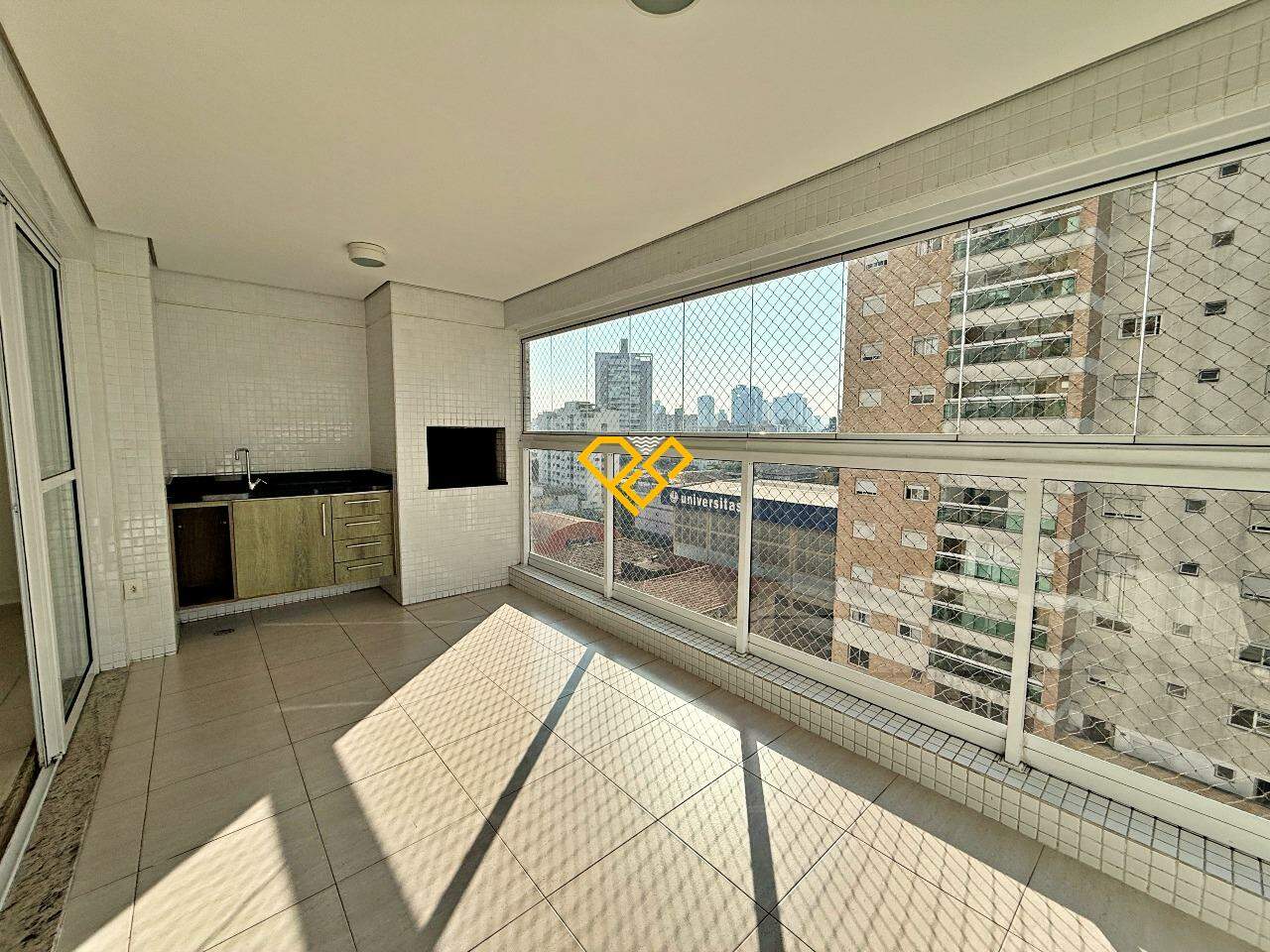 Apartamento à venda no Ponta da Praia: Varanda