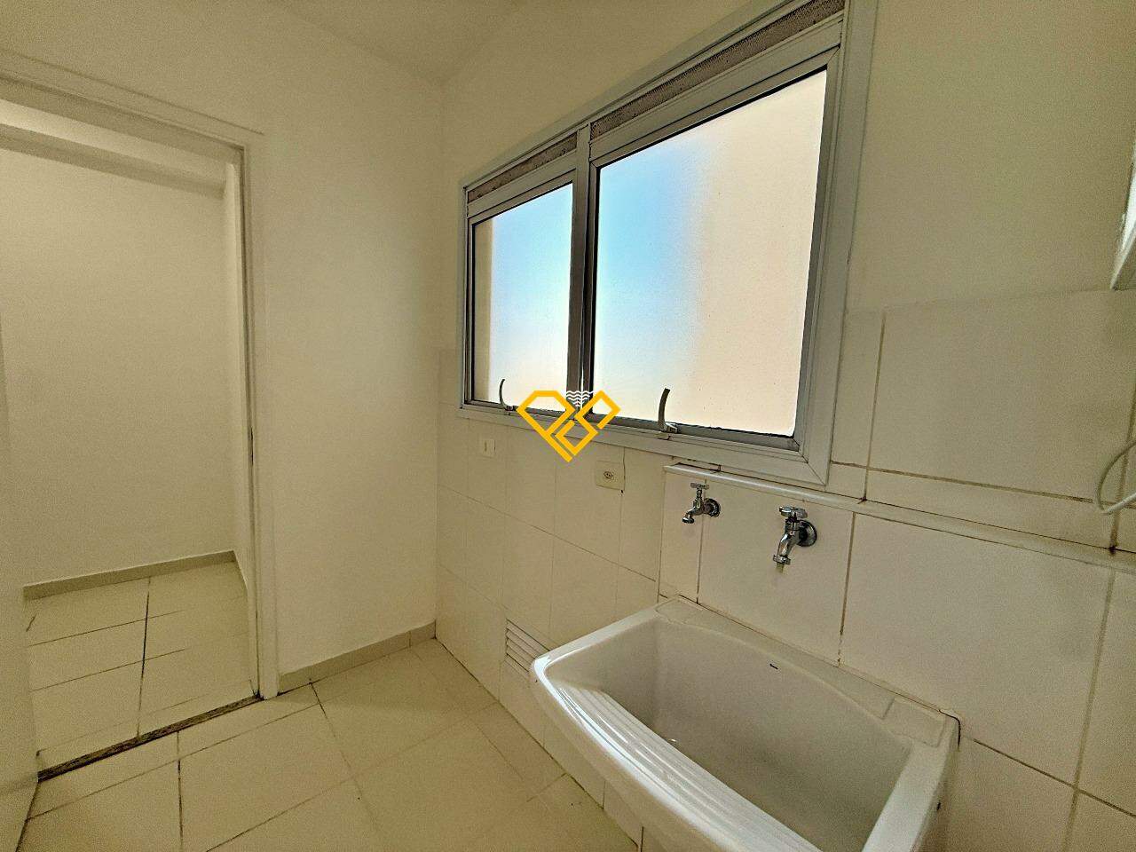 Apartamento à venda no Ponta da Praia: Área de serviço
