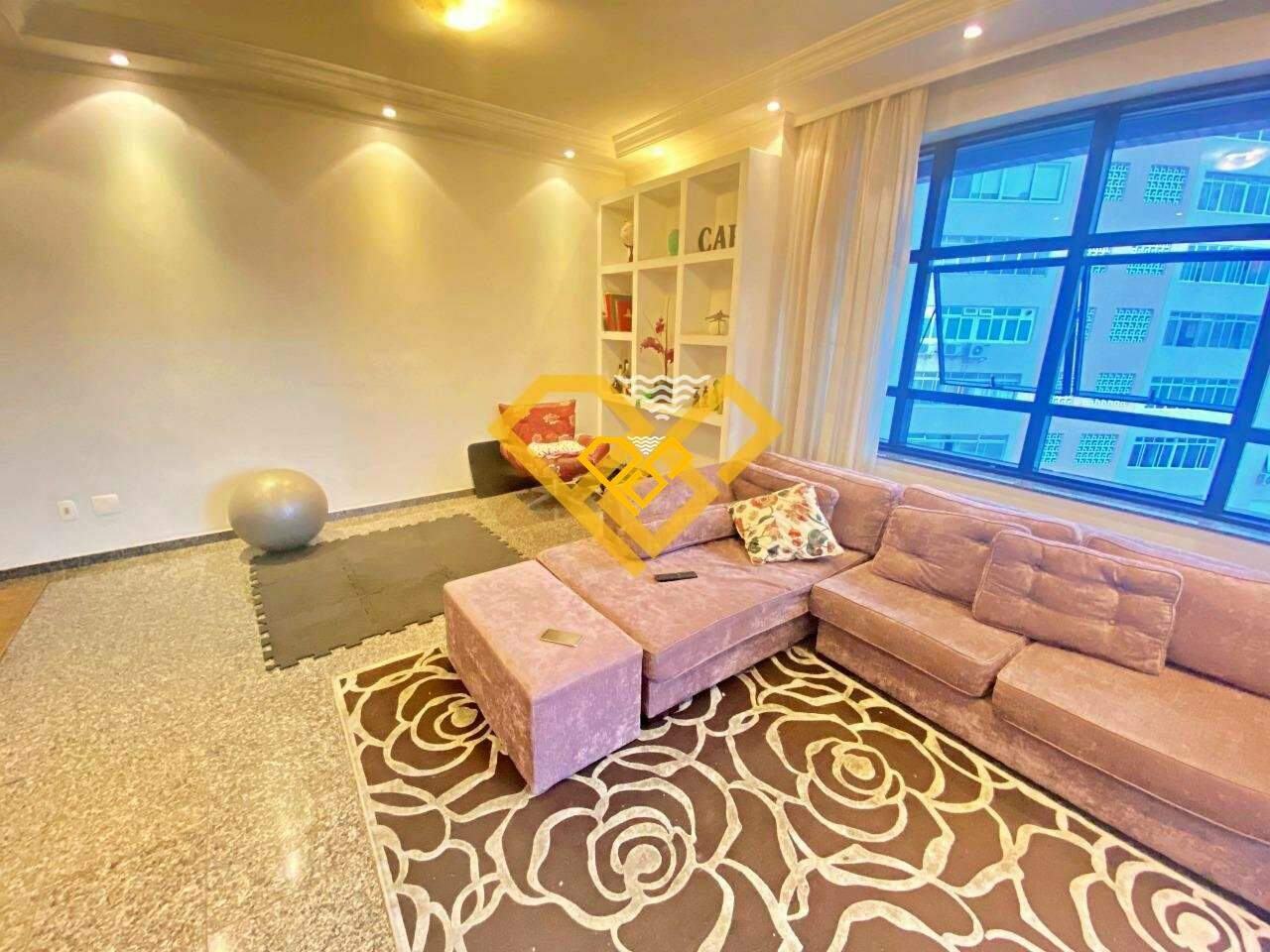 Apartamento à venda no Ponta da Praia: Sala