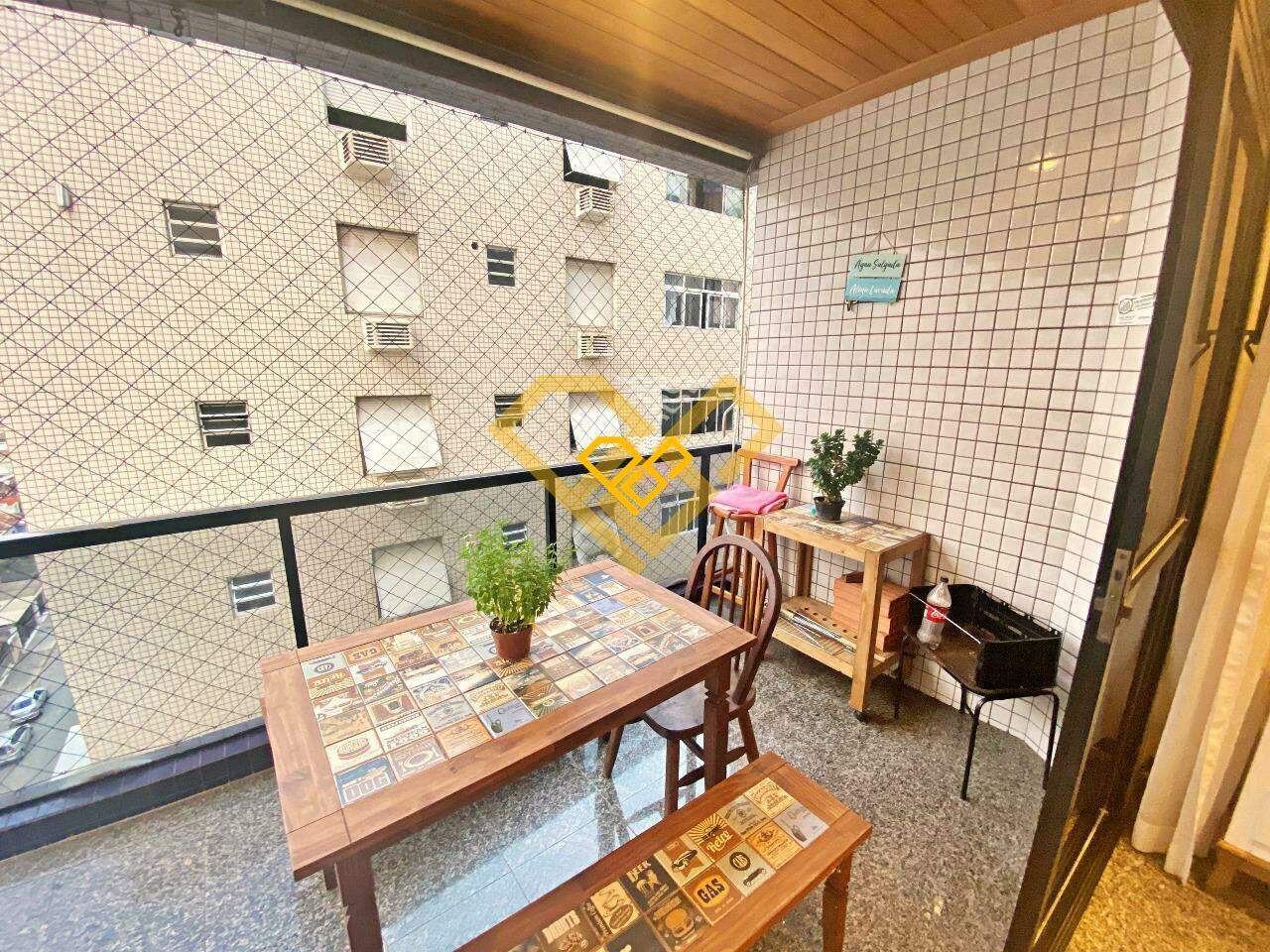 Apartamento à venda no Ponta da Praia: Varanda
