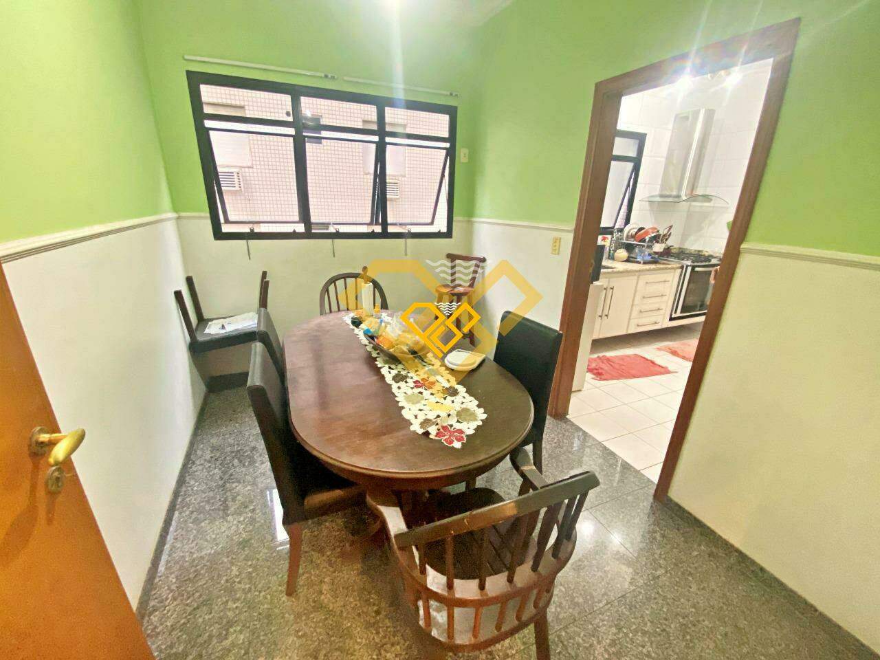 Apartamento à venda no Ponta da Praia: Cozinha