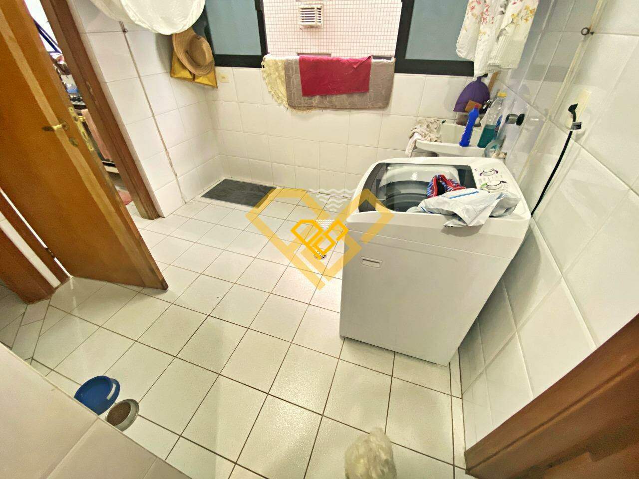 Apartamento à venda no Ponta da Praia: Área de serviço