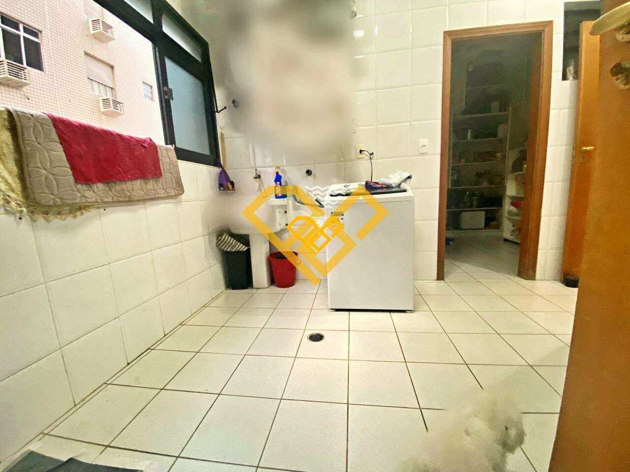 Apartamento à venda no Ponta da Praia: Área de serviço