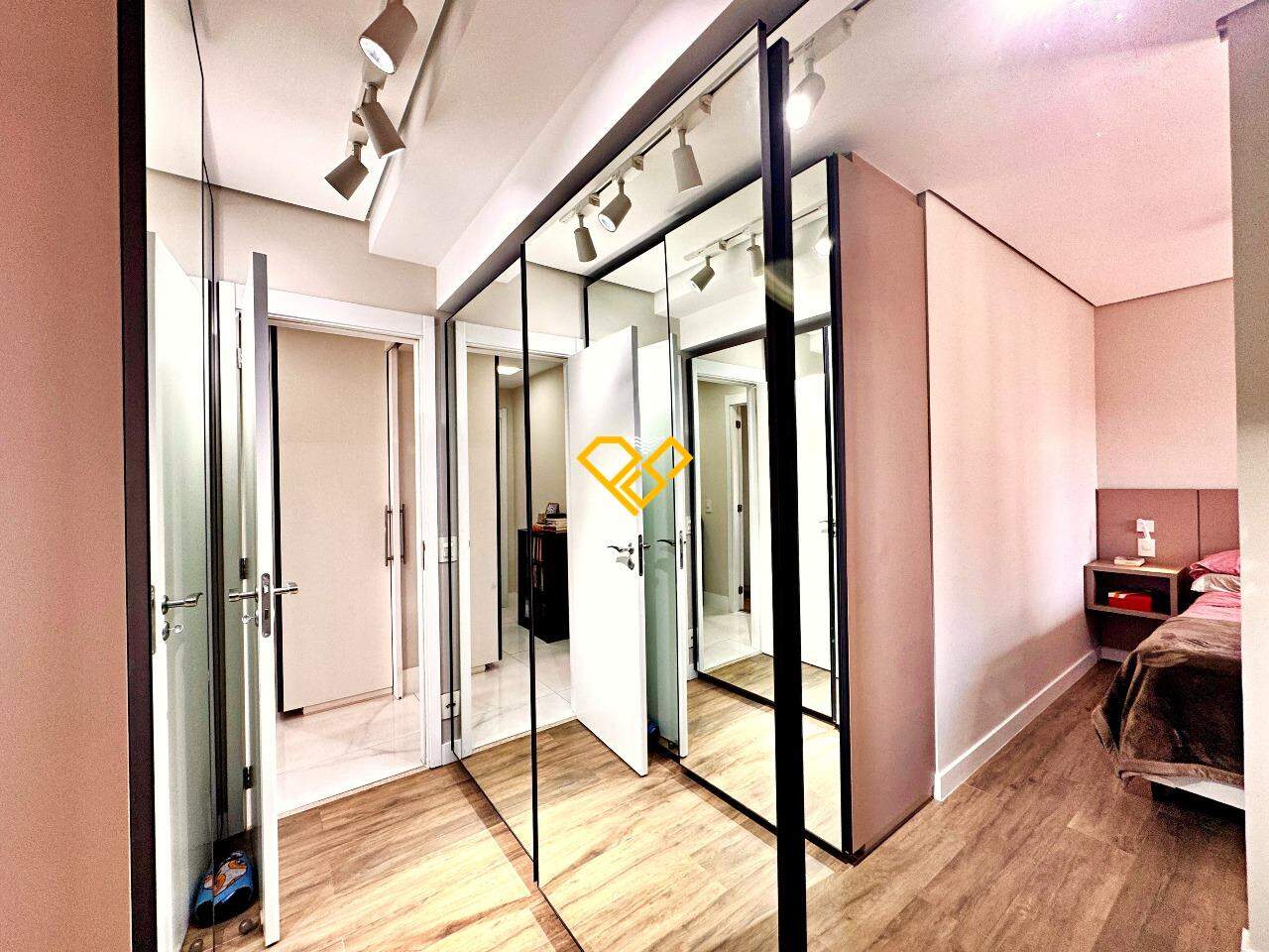 Apartamento à venda no Boqueirão: Suíte 1 - closet