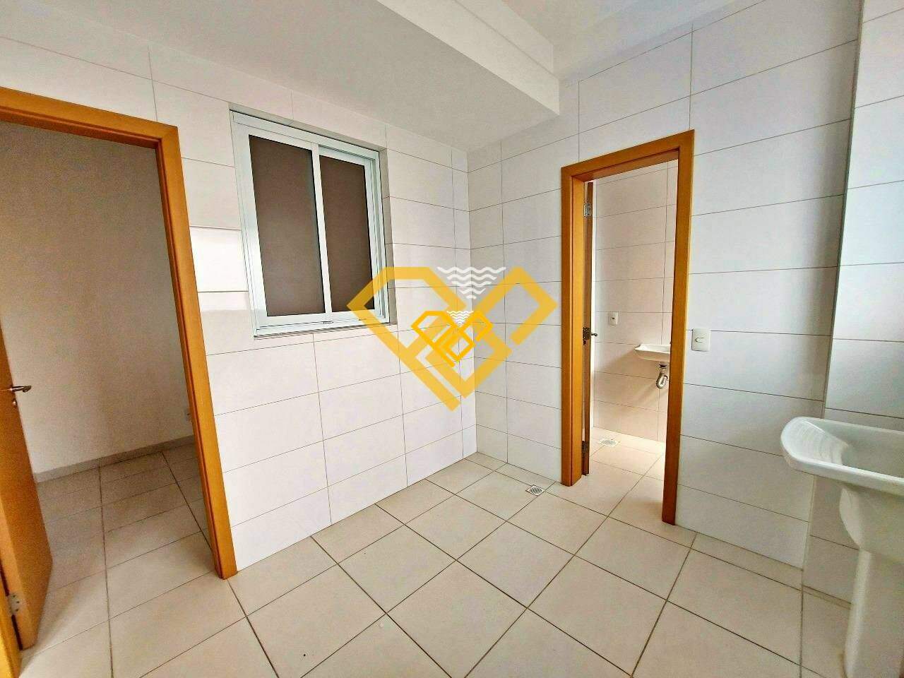 Cobertura à venda no Gonzaga: ÁREA DE SERVIÇO